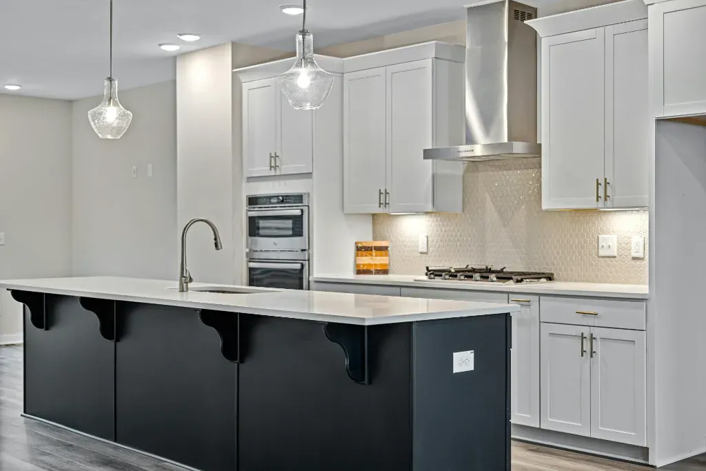 Akcesoria meblowe – które elementy warto wymienić, aby odświeżyć stare meble?